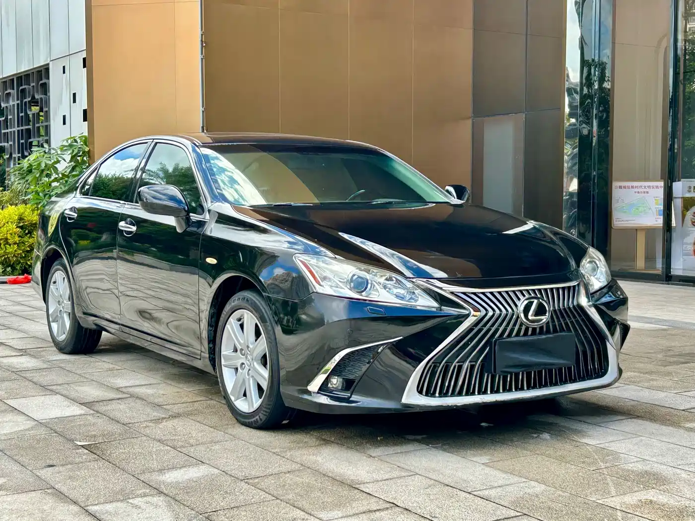 Фото 3 - Lexus ES