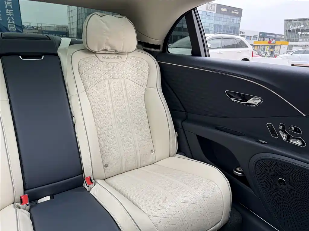 Bentley Flying Spur Plug-in Hybrid 2025 Model Year 4.0T V8 Mulliner фото 33
