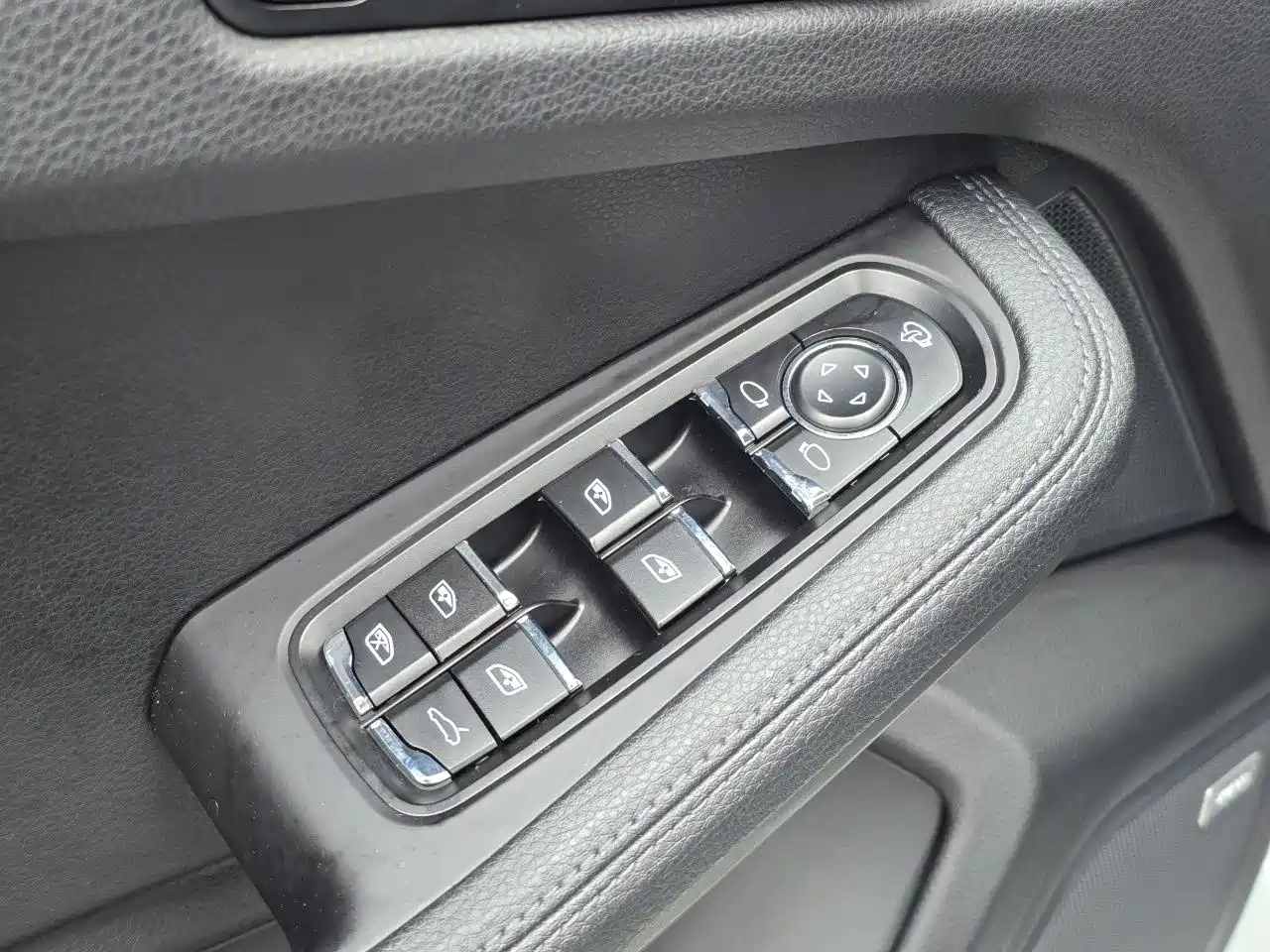 Porsche Macan 2017 Macan S 3.0T фото 10
