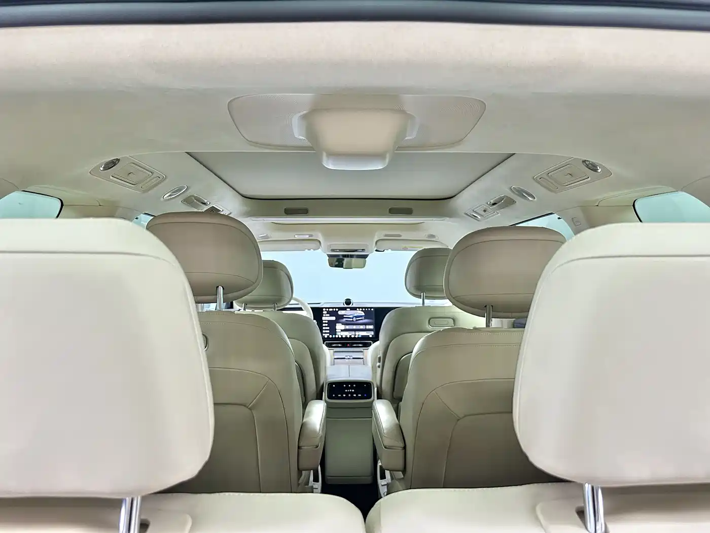 AITO Wenjie AITO M9 2024 Range Extender Ultra 52kWh 6-seater фото 17