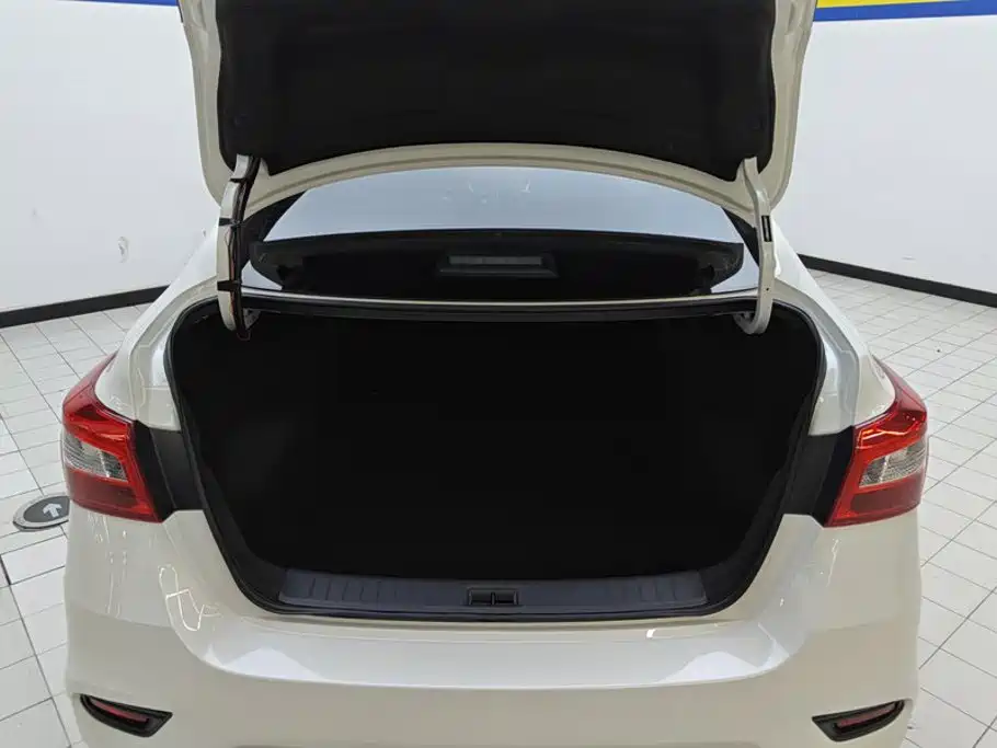 Nissan Sylphy 2025 2024 Facelift III Classic 1.6XE CVT Comfort Edition