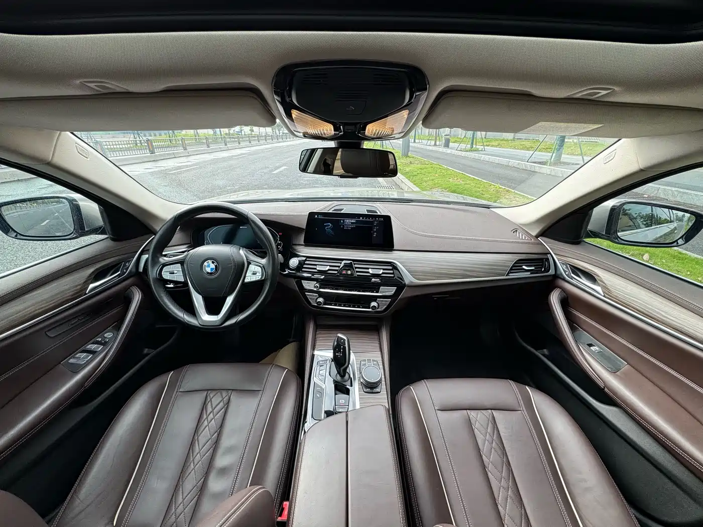 BMW 5 Series New Energy 2020 530Le Range Upgrade Luxury Package фото 5