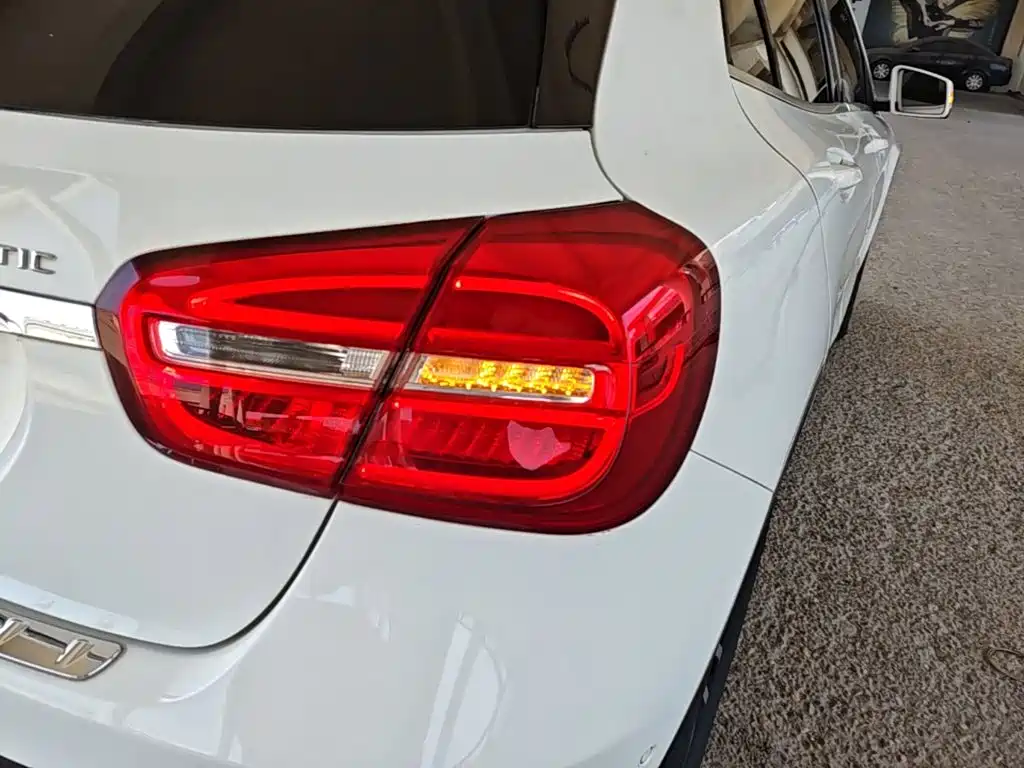 Mercedes-Benz GLA 2015 2015 GLA 220 4MATIC Fashion Edition