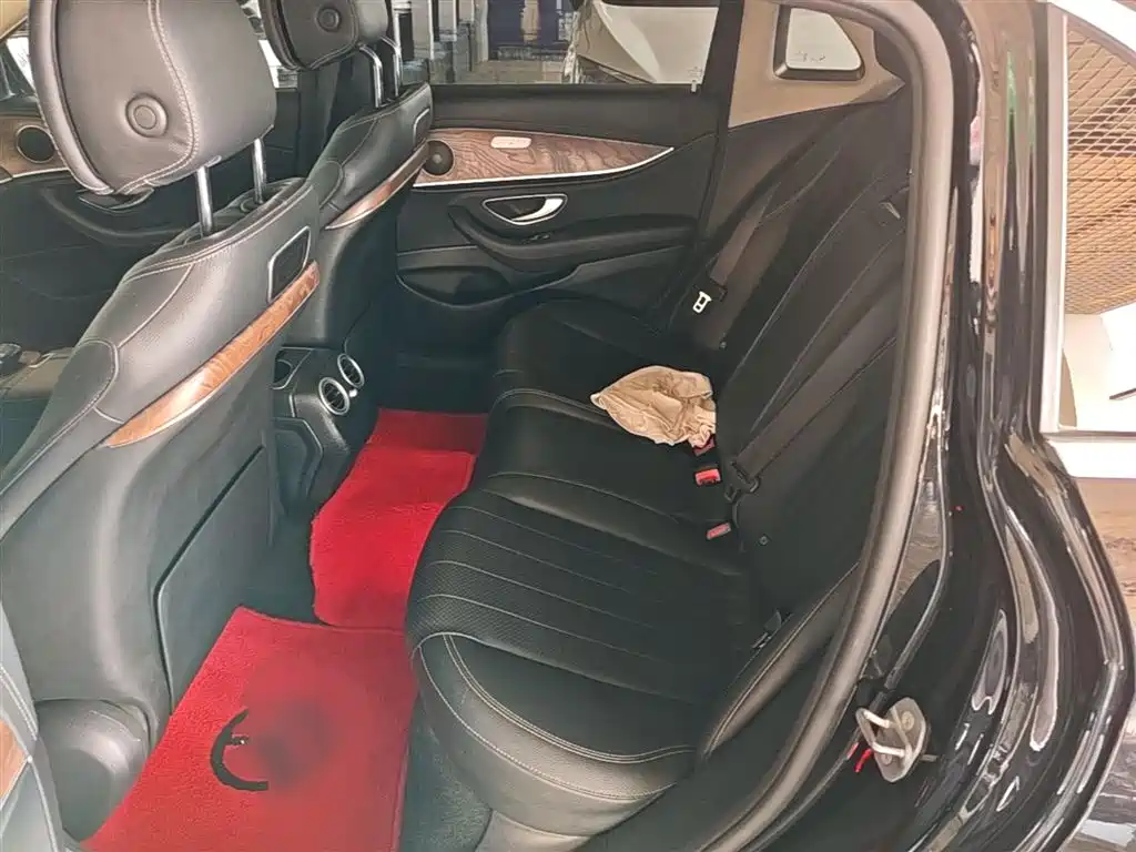 Mercedes-Benz E-Class 2018 E 300 L Fashion фото 17