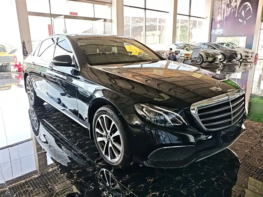 Mercedes-Benz E-Class 2018 E 300 L Fashion фото 4