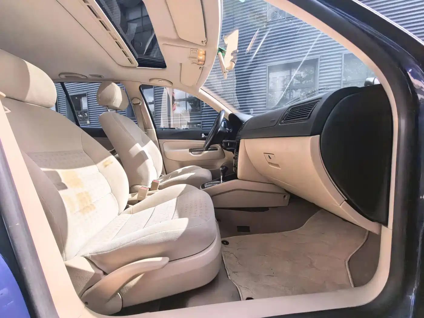 Photo 3 - Volkswagen Golf