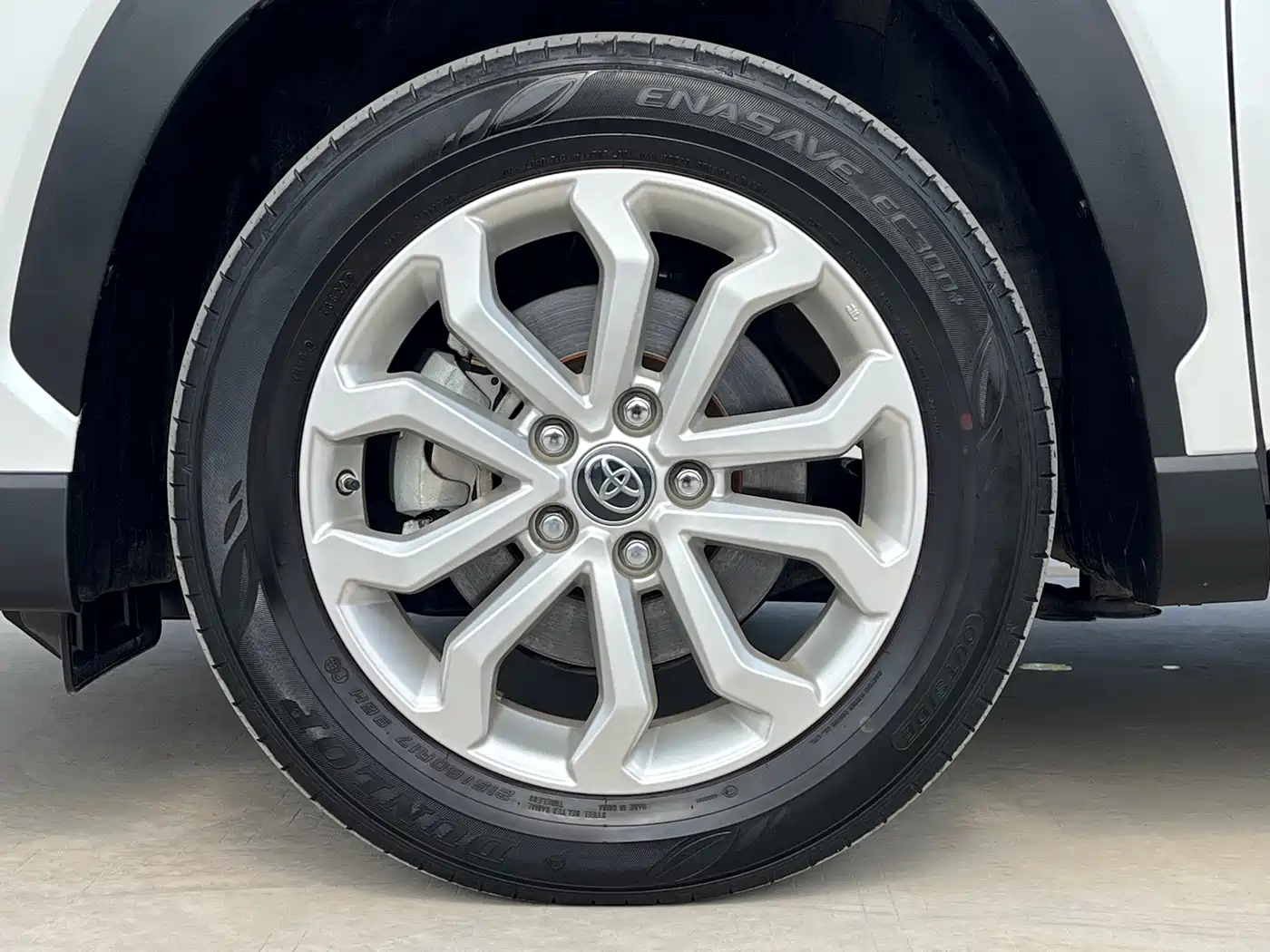 Toyota Frontlander 2023 2.0L CVT Leading Edition фото 10