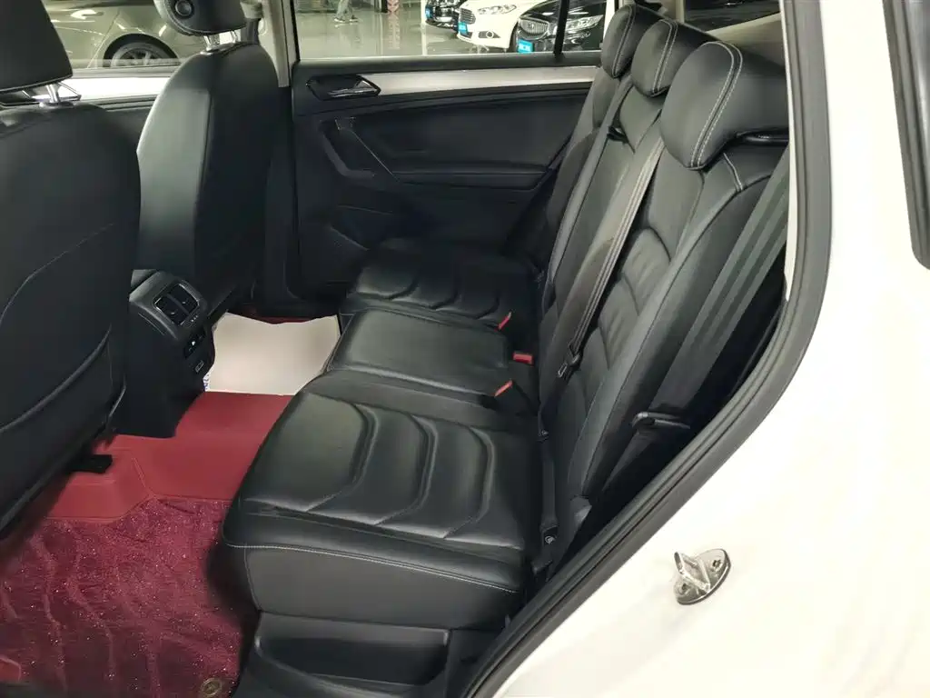 Volkswagen Tiguan L 2018 330TSI Automatic 2WD Luxury Edition фото 13