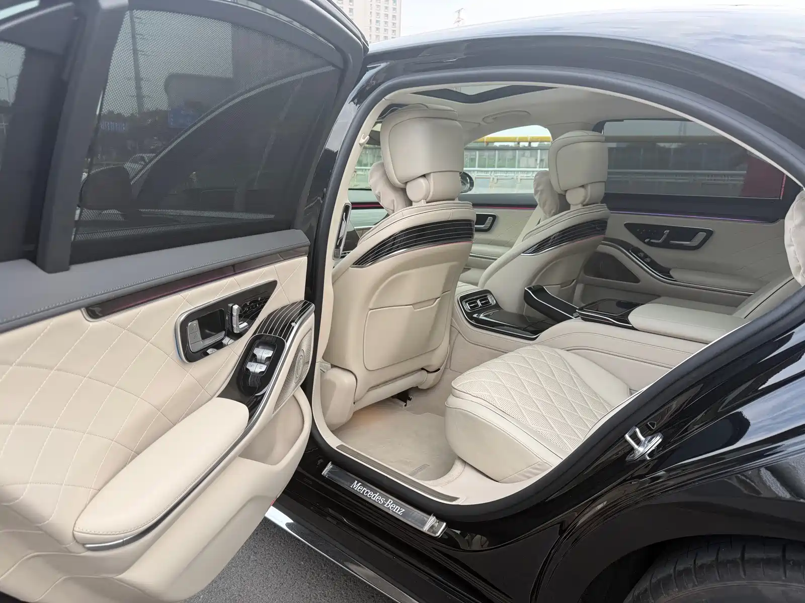 Photo 5 - Mercedes-Benz S-Class