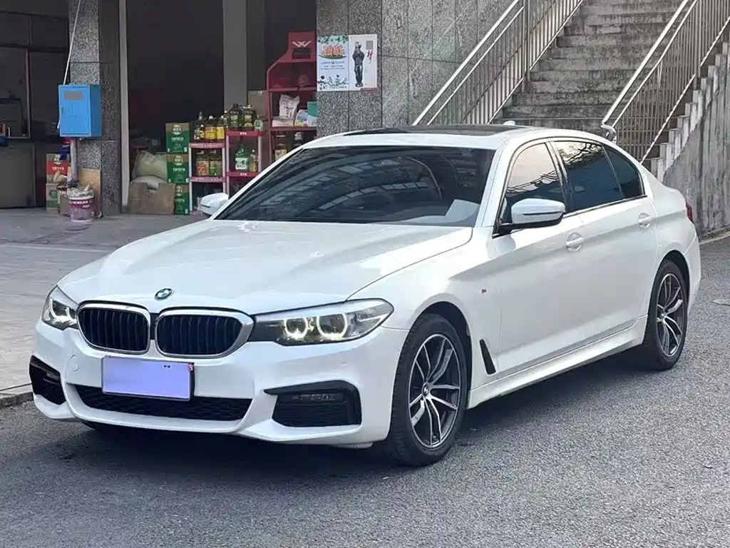 Фото 24 - BMW 5 Series