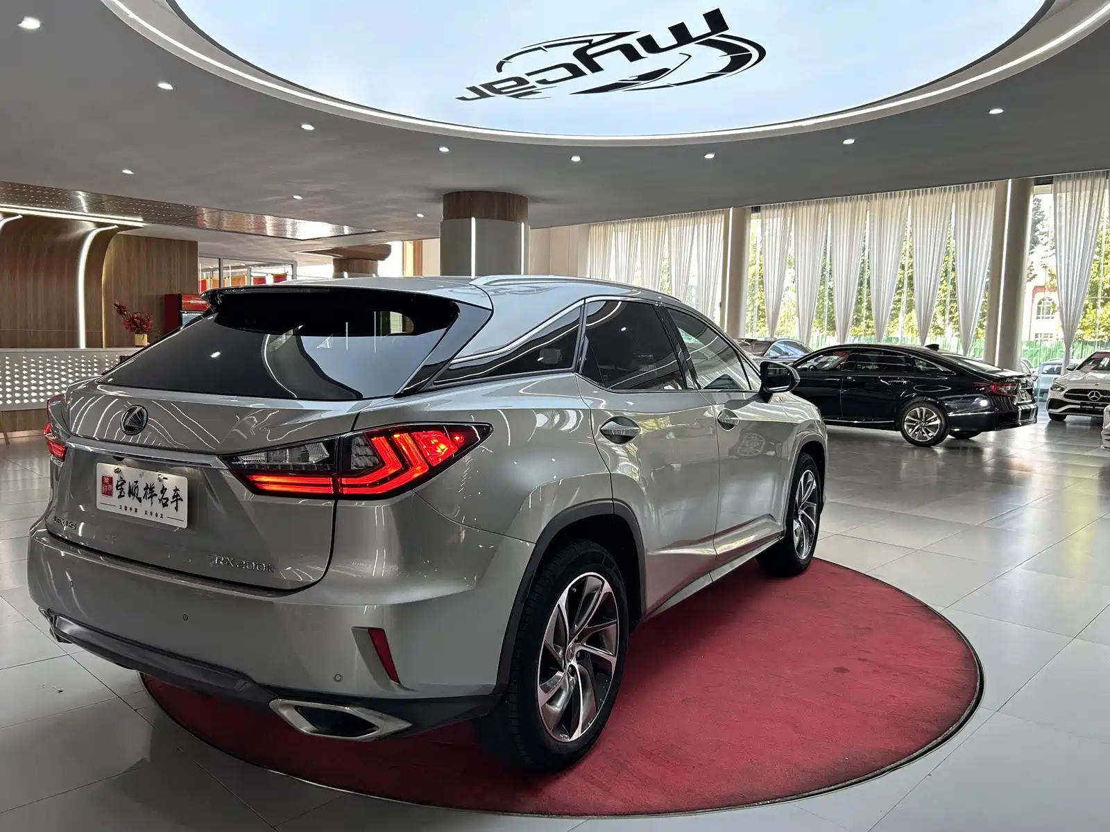 Фото 5 - Lexus RX