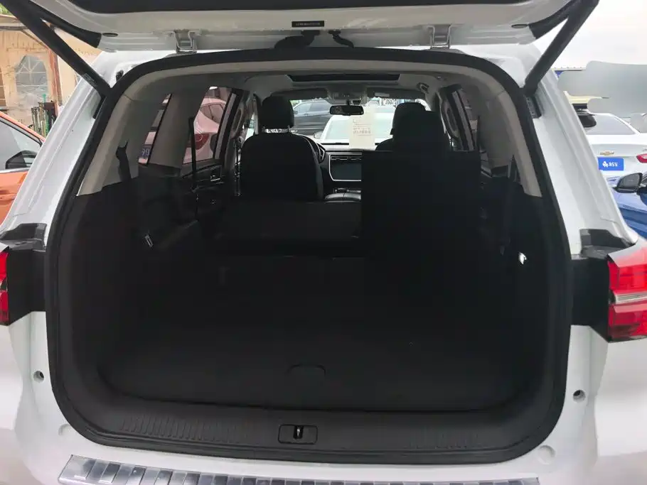 Roewe RX8 2018 2018 30T Smart Internet AWD Flagship Edition