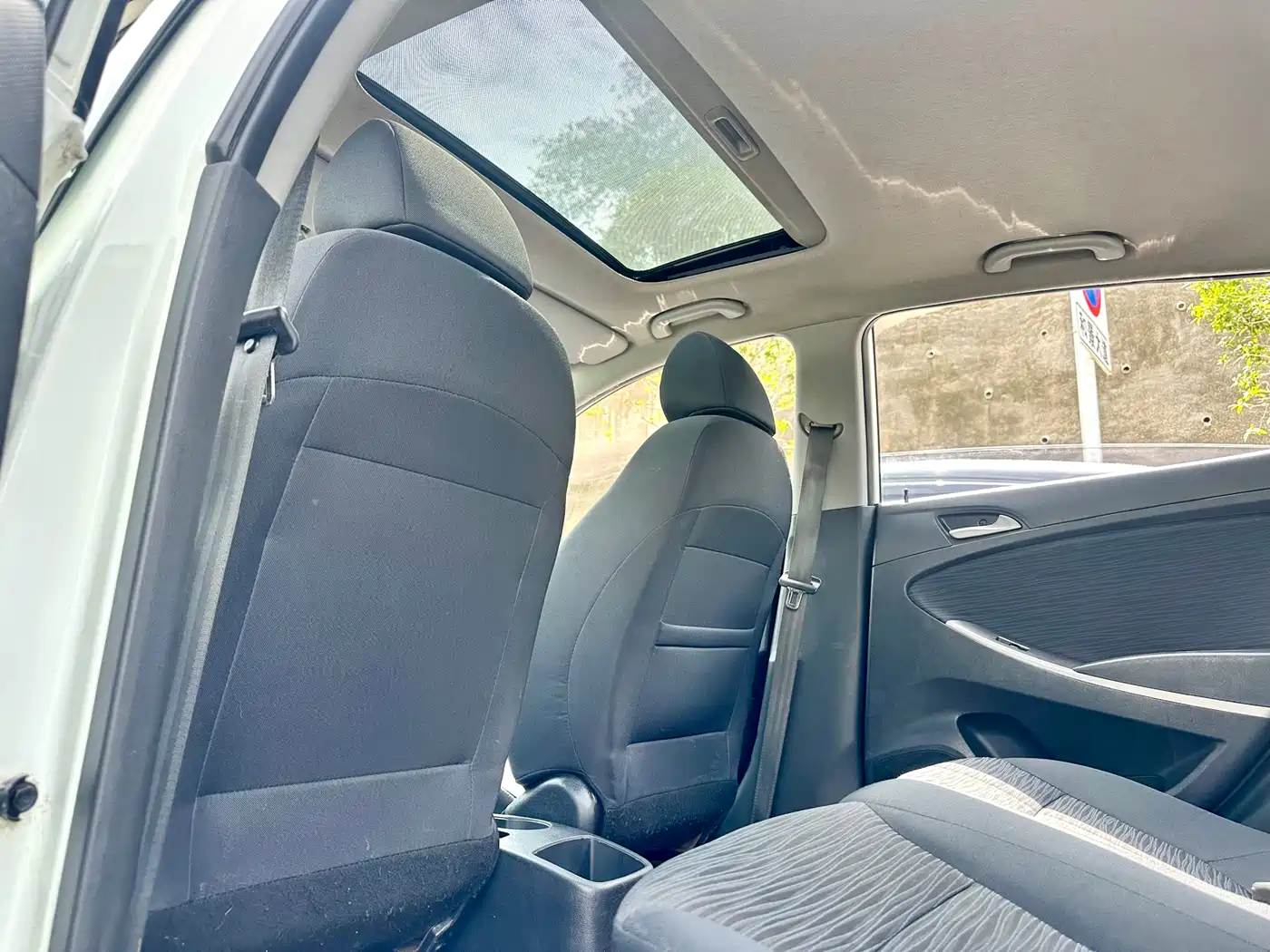 Hyundai Reina 2014 2014 1.4L Manual GLX