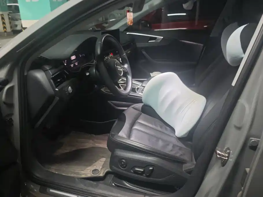 Фото 9 - Audi A4 (Import)