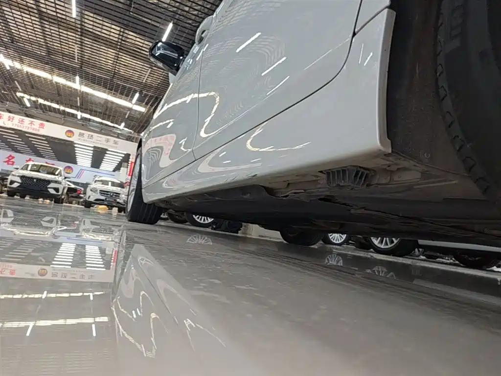 BMW 5 Series 2014 525Li Luxury Design Package фото 22