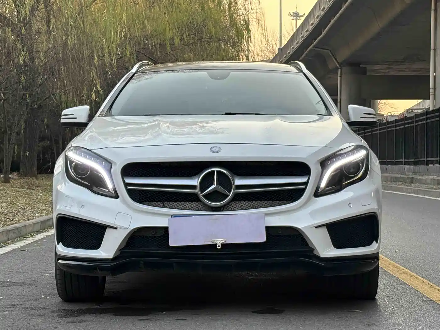 Mercedes-Benz GLA 2015 GLA 220 4MATIC Luxury фото 2