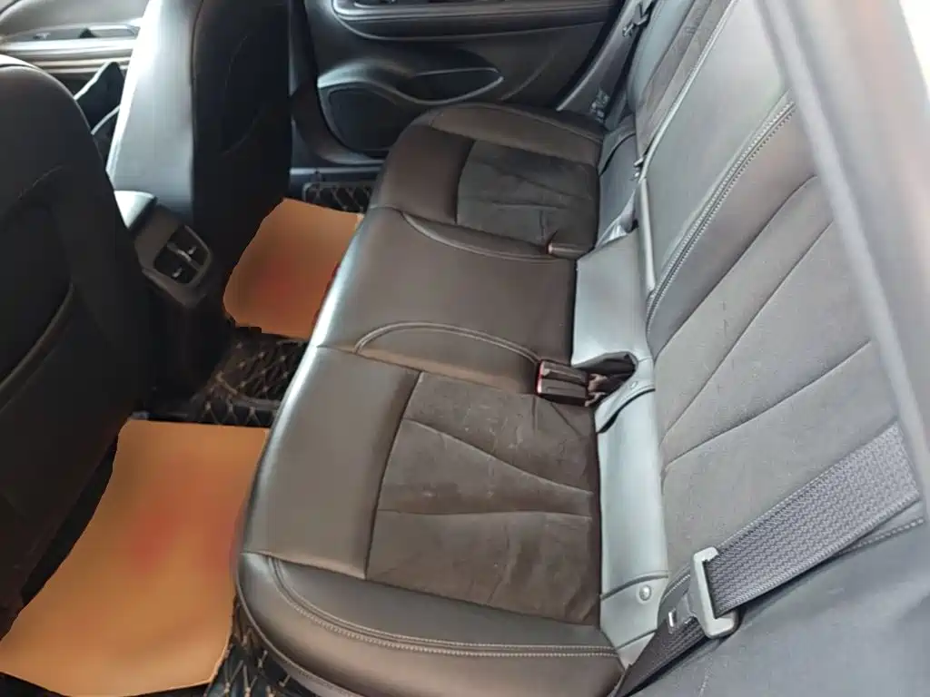 Photo 17 - Buick Verano