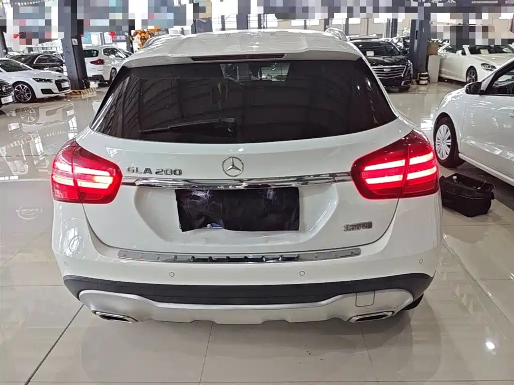 Mercedes-Benz GLA 2017 GLA 200 Fashion фото 6