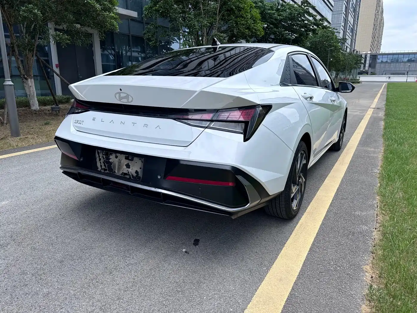 Hyundai Elantra 2023 1.5L CVT GLX Elite Edition фото 5