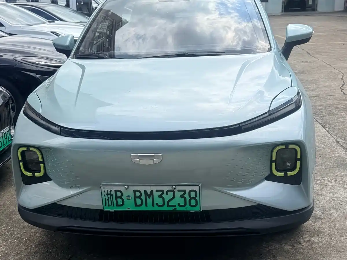 Фото 4 - Geely Geometry E Firefly