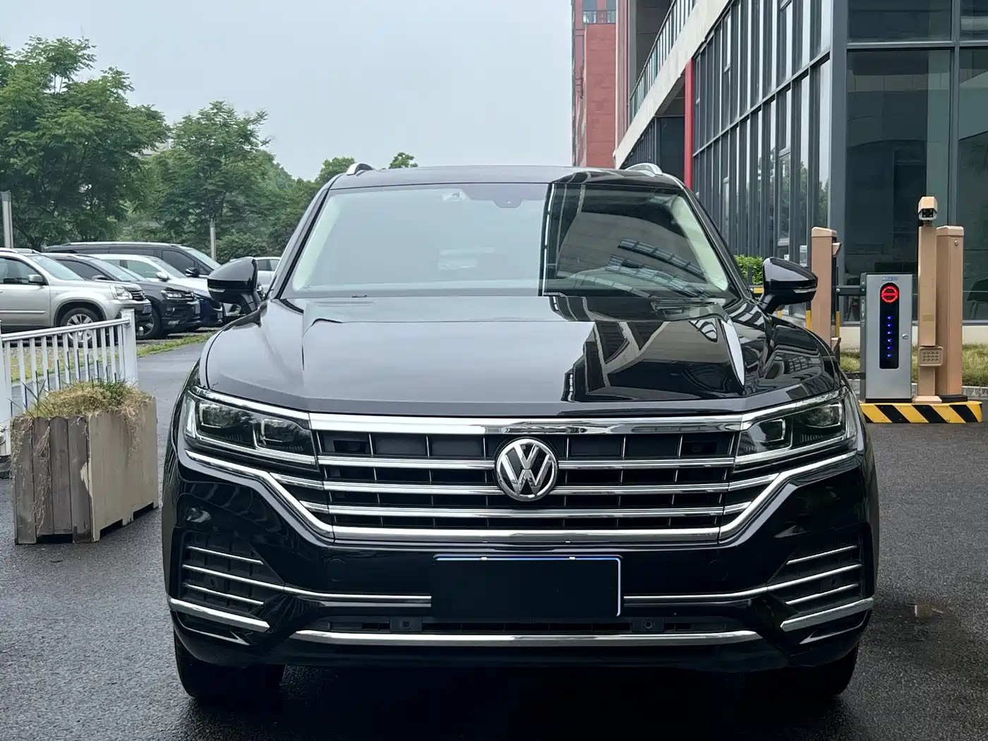 Volkswagen Touareg 2019 2.0TSI Sharp Wing Edition China VI фото 2