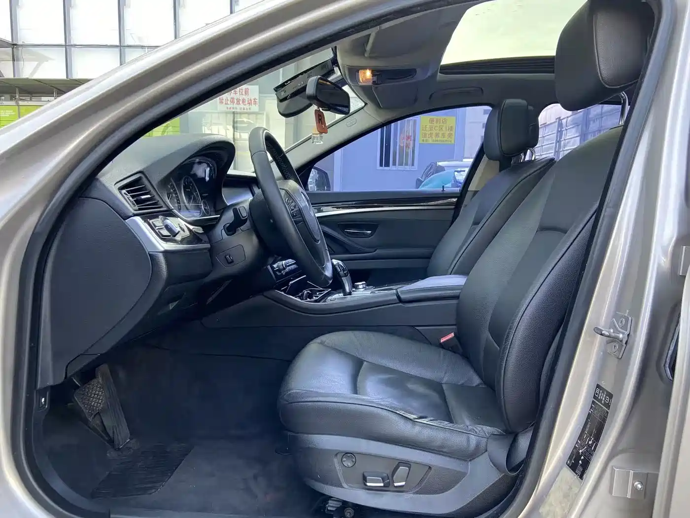 BMW 5 Series 2012 523Li Luxury фото 8