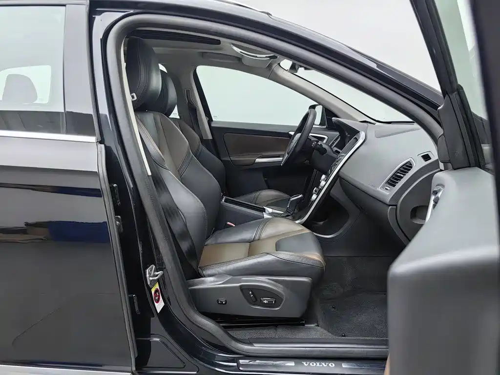 Photo 23 - Volvo XC60
