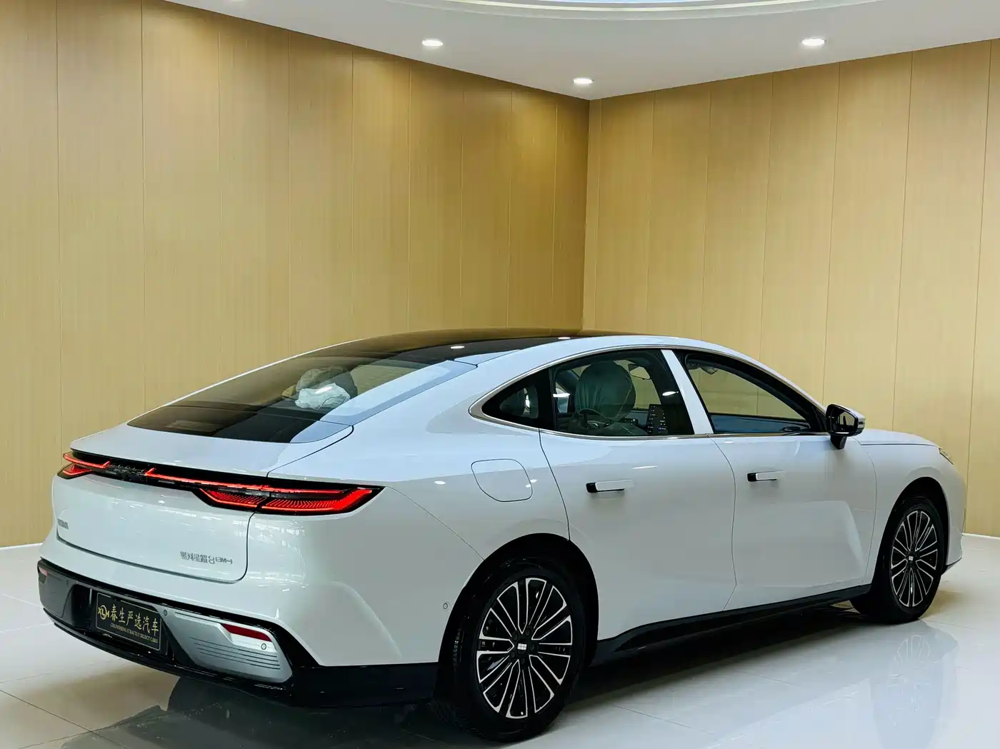 Geely Galaxy Galaxy Xingyao 8 2026 2025 130km EM-i Premium Edition