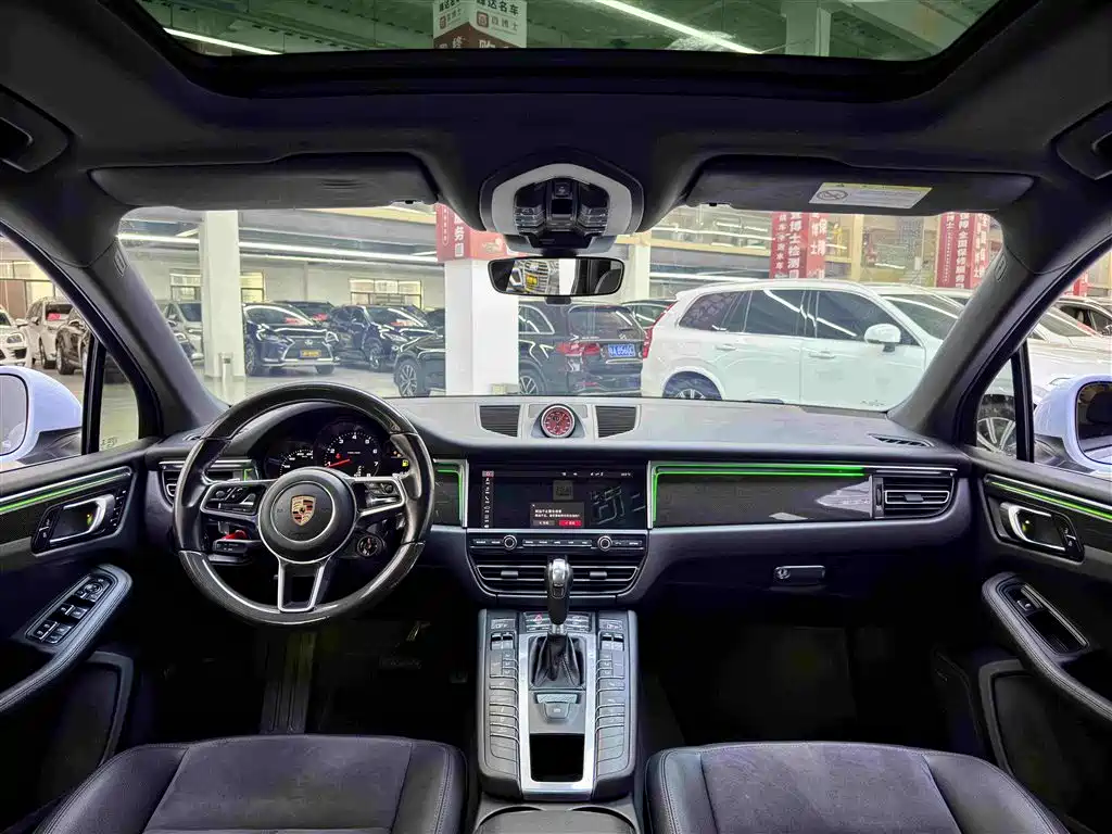 Porsche Macan 2018 Macan 2.0T фото 16