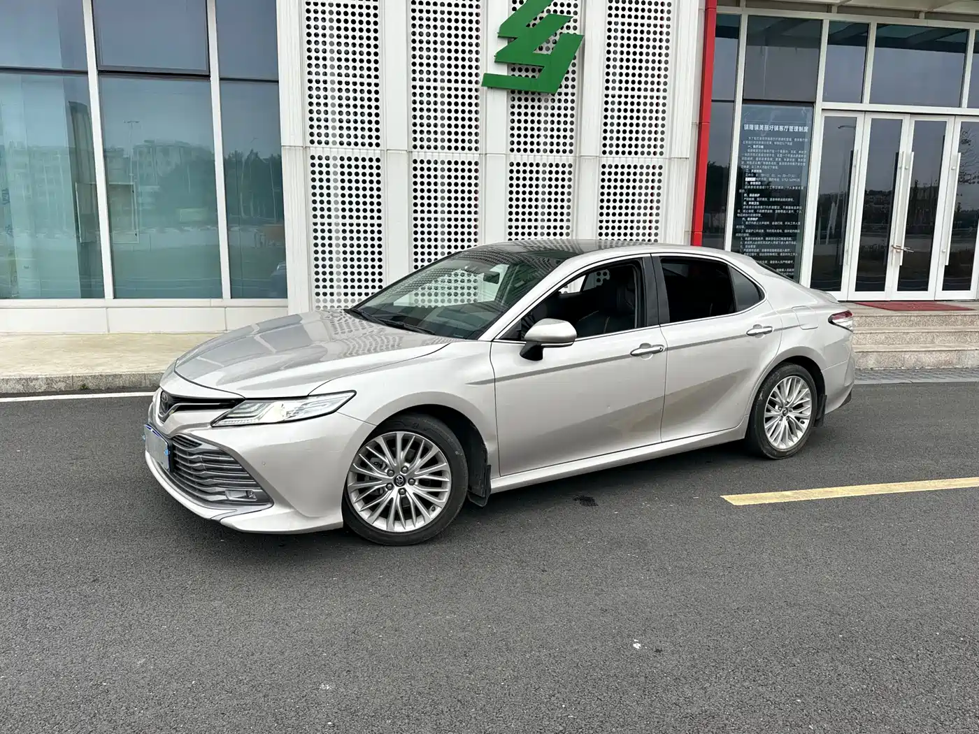 Toyota Camry 2019 2.5G Luxury Edition China VI фото 4