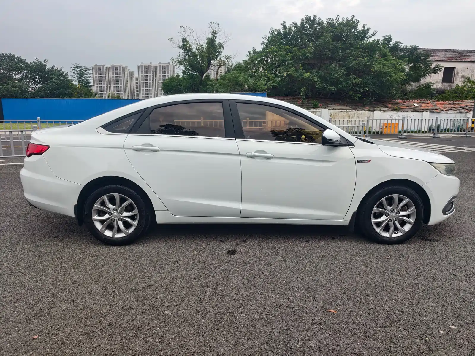صورة 14 - Geely Emgrand GL