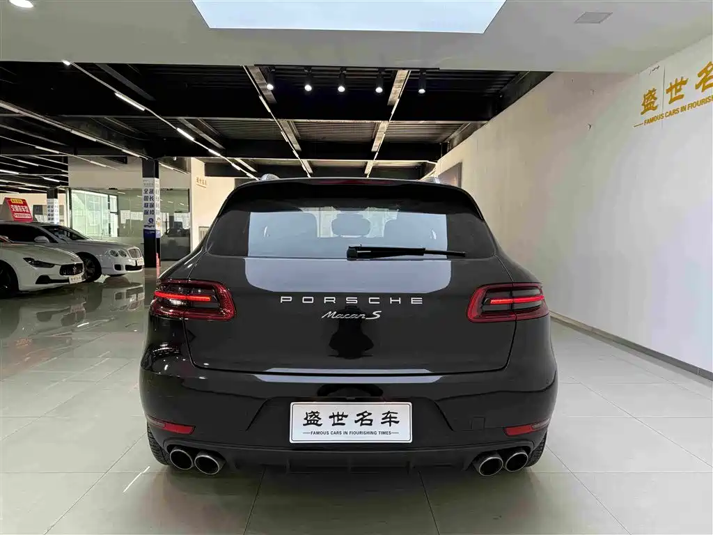 Фото 10 - Porsche Macan