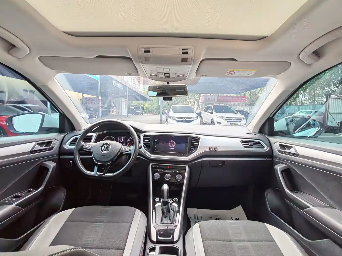Volkswagen T-Roc, миниатюра 6