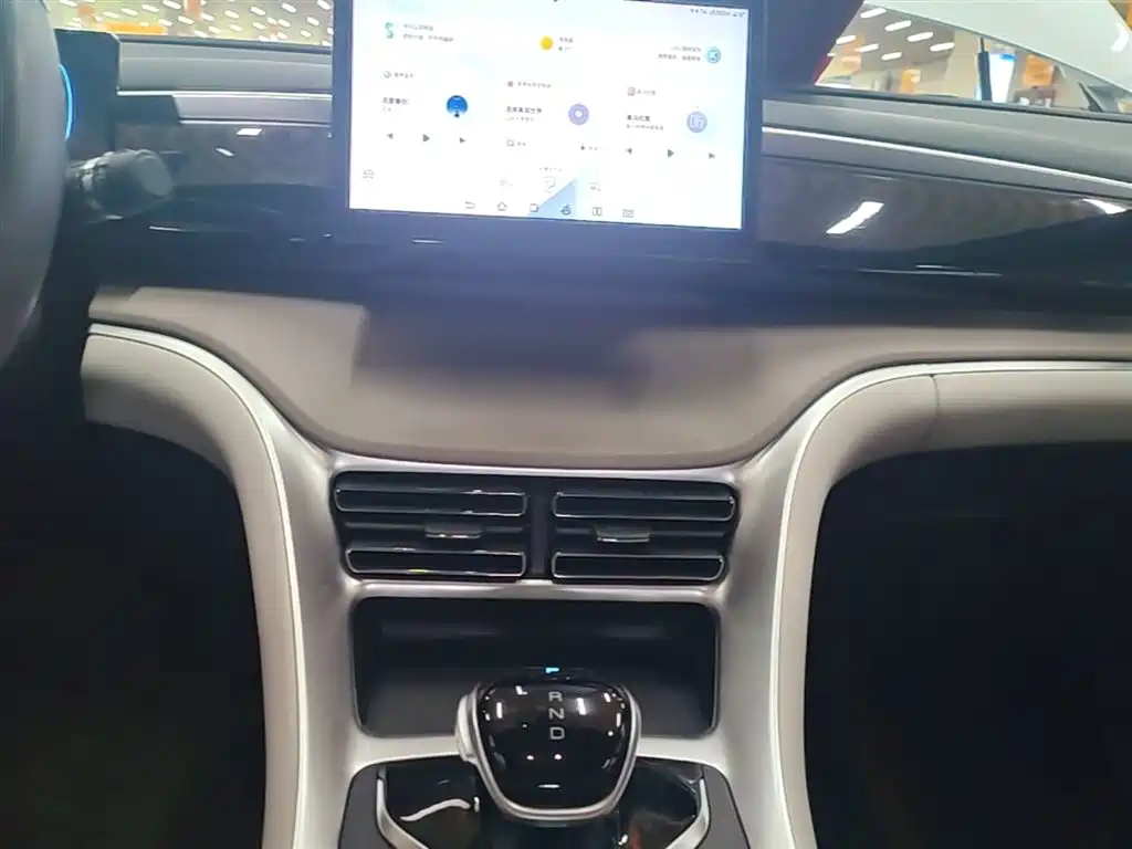 BYD Song Pro New Energy 2024 Glory Edition DM-i 71KM Leading фото 13