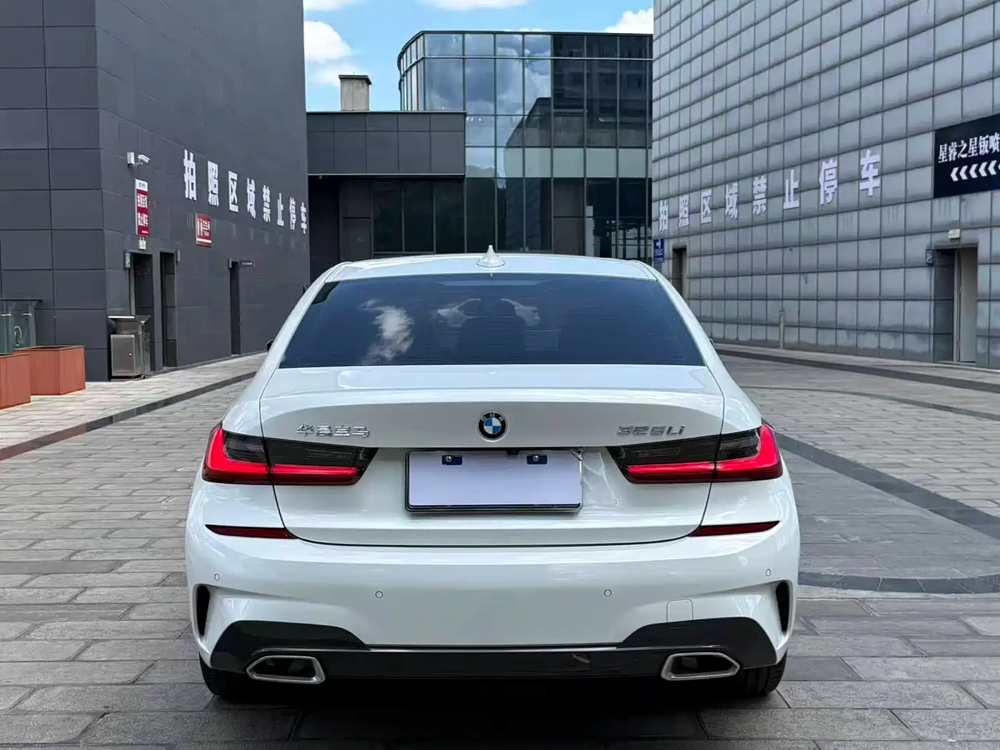 BMW 3-SERIES
