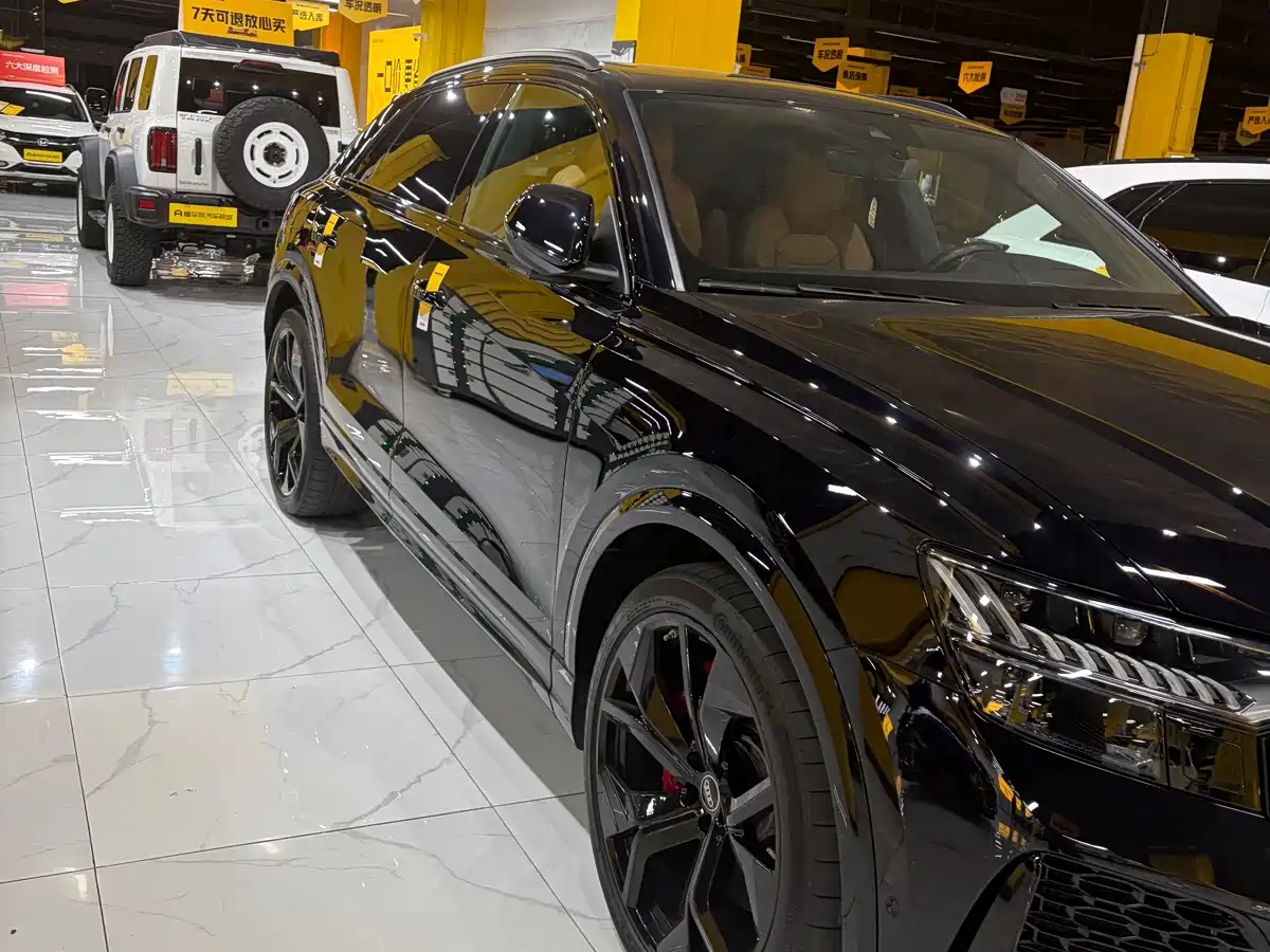 صورة 2 - Audi RS Q8
