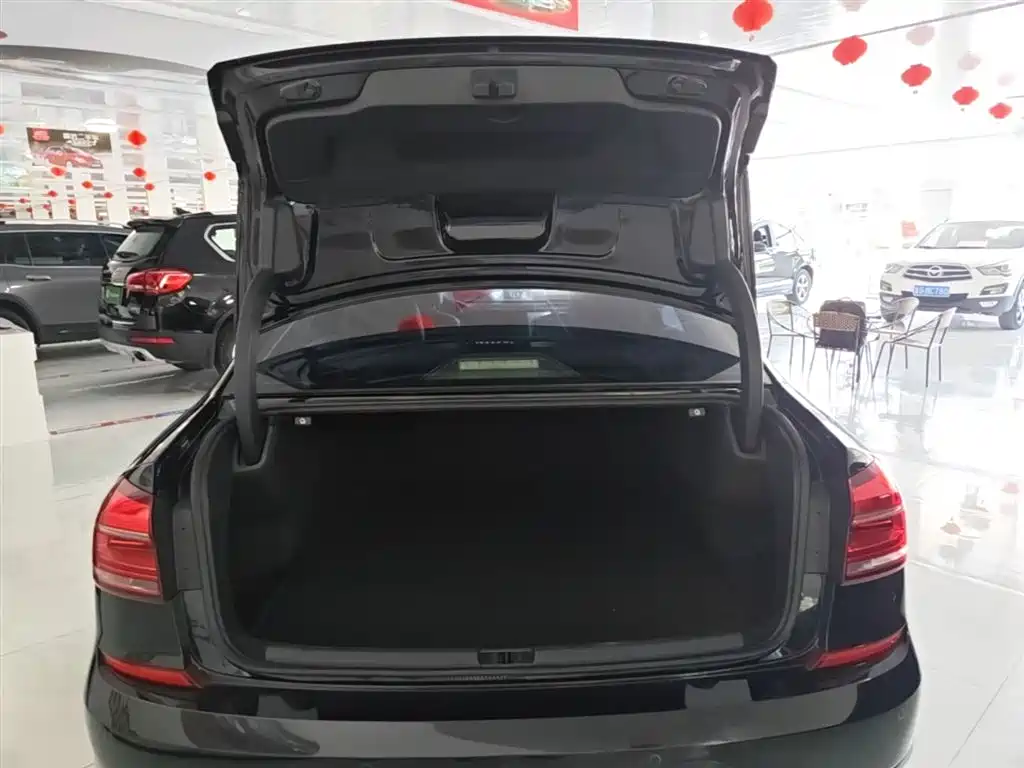 Volkswagen Passat 2017 280TSI DSG Elegance фото 19