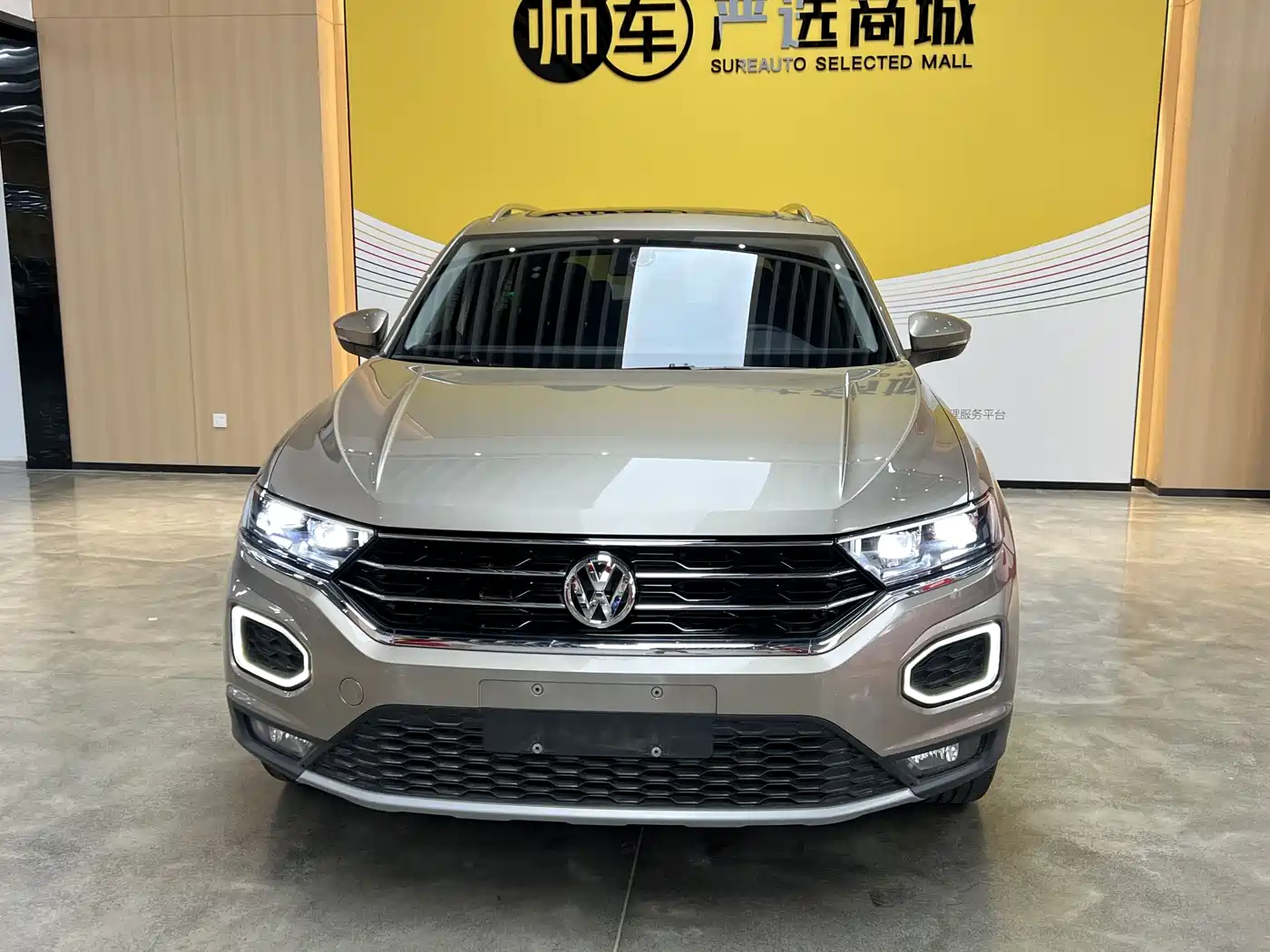Volkswagen T-ROC 2020 230TSI DSG 2WD Progressive фото 2
