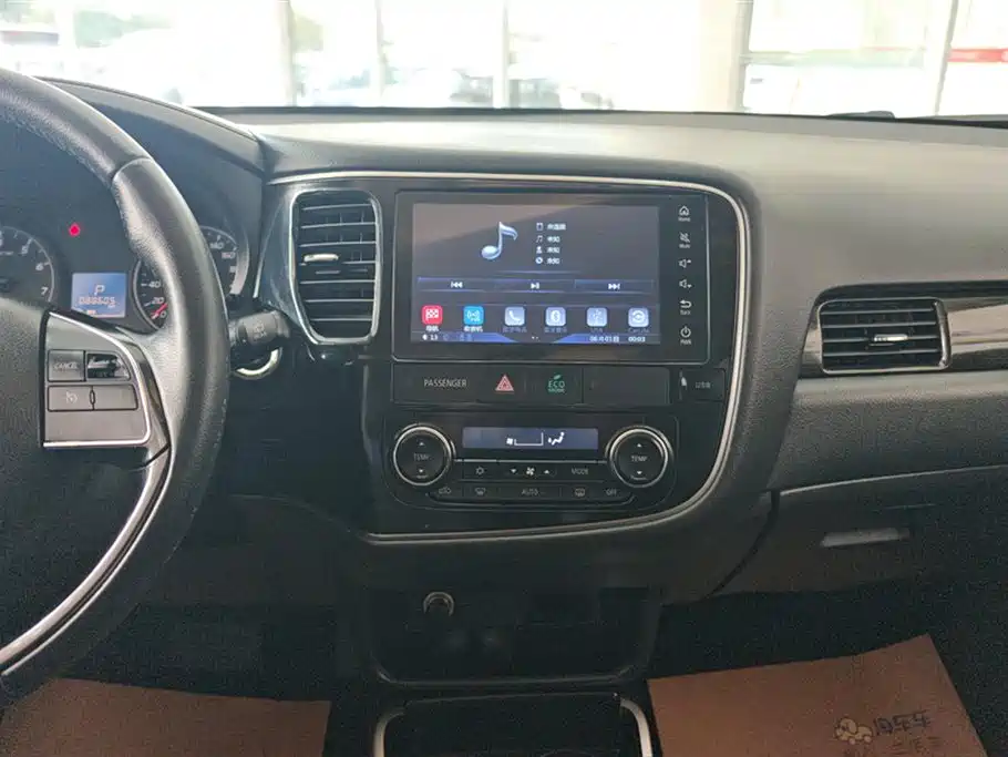 Mitsubishi Outlander 2018 2.0L 2WD Jiale Edition 7-seater фото 13