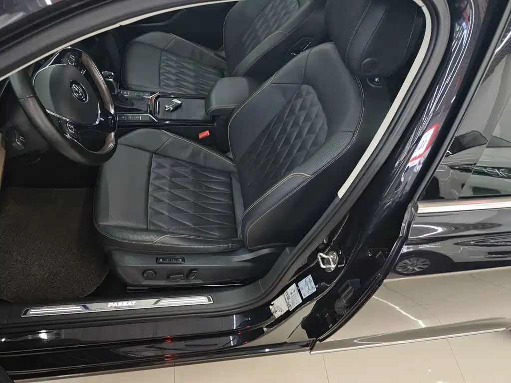 Photo 18 - Volkswagen Passat