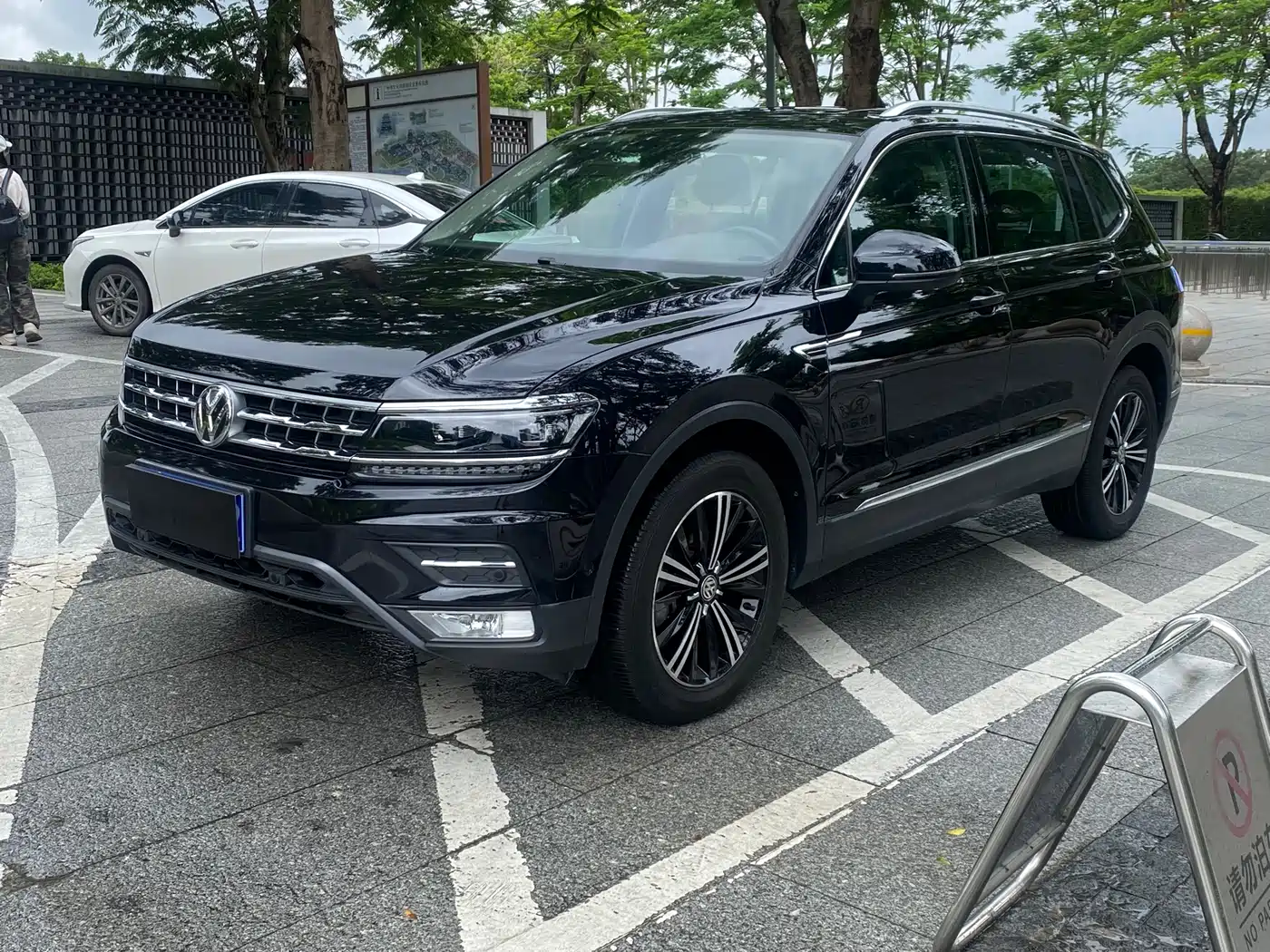 Volkswagen Tiguan L 2018 Facelift 330TSI Automatic 2WD Flagship Edition фото 3