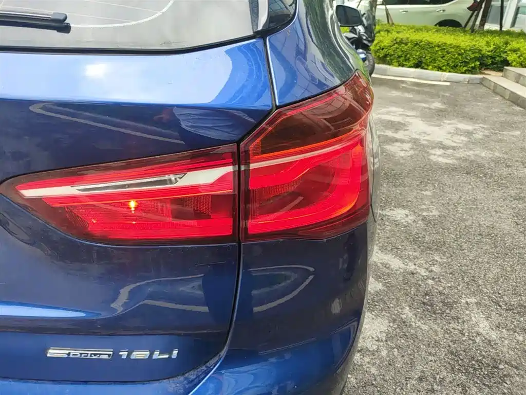 BMW X1 2019 sDrive18Li Premium Model фото 8