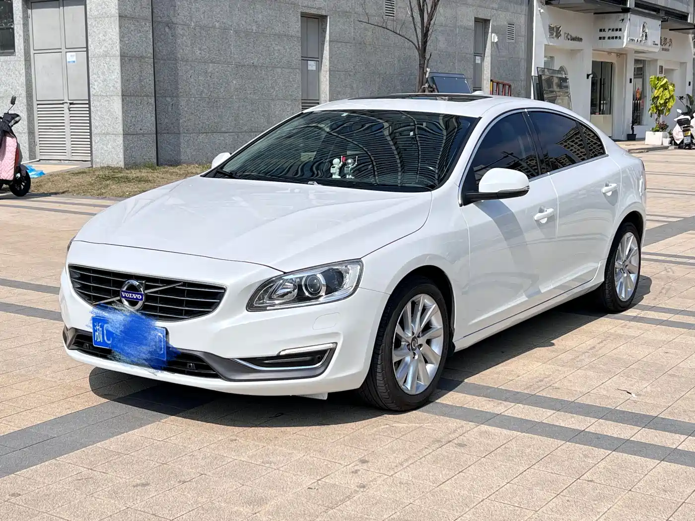 Фото 2 - Volvo S60