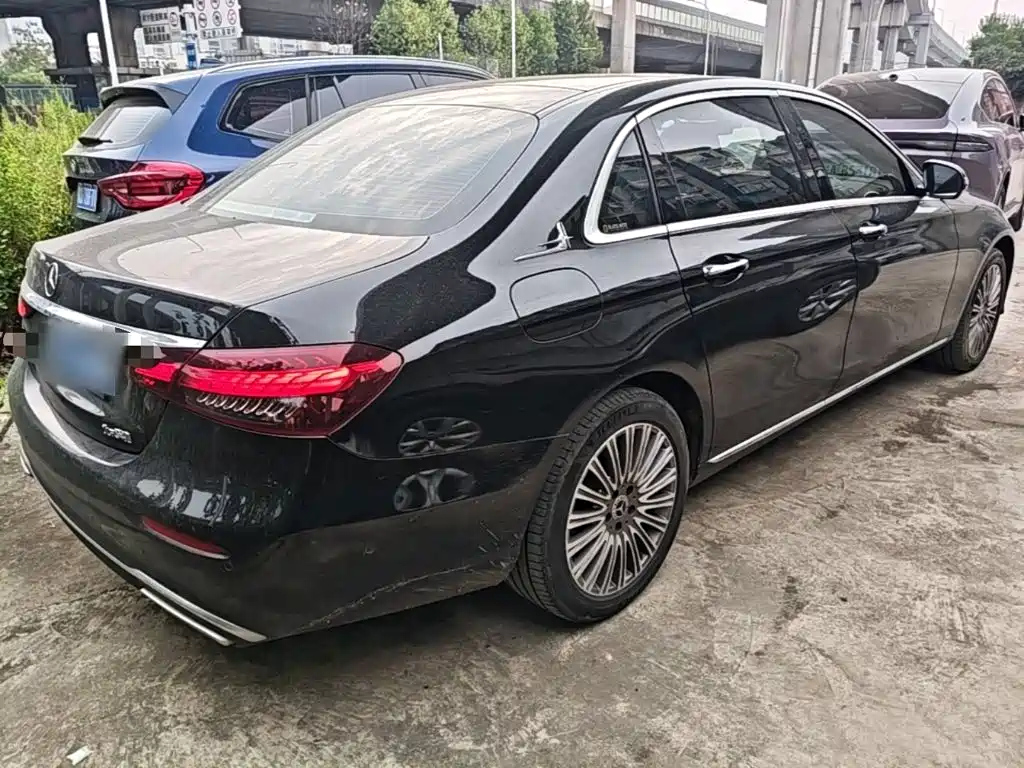 Фото 7 - Mercedes-Benz E-Class