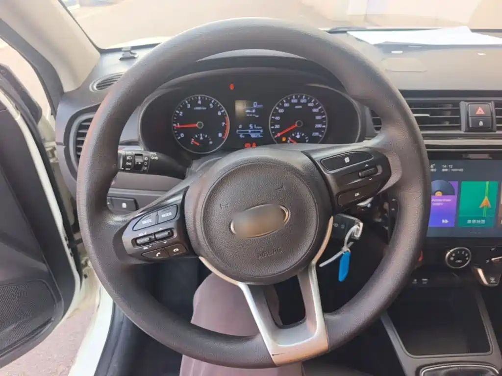 Photo 11 - Kia K2