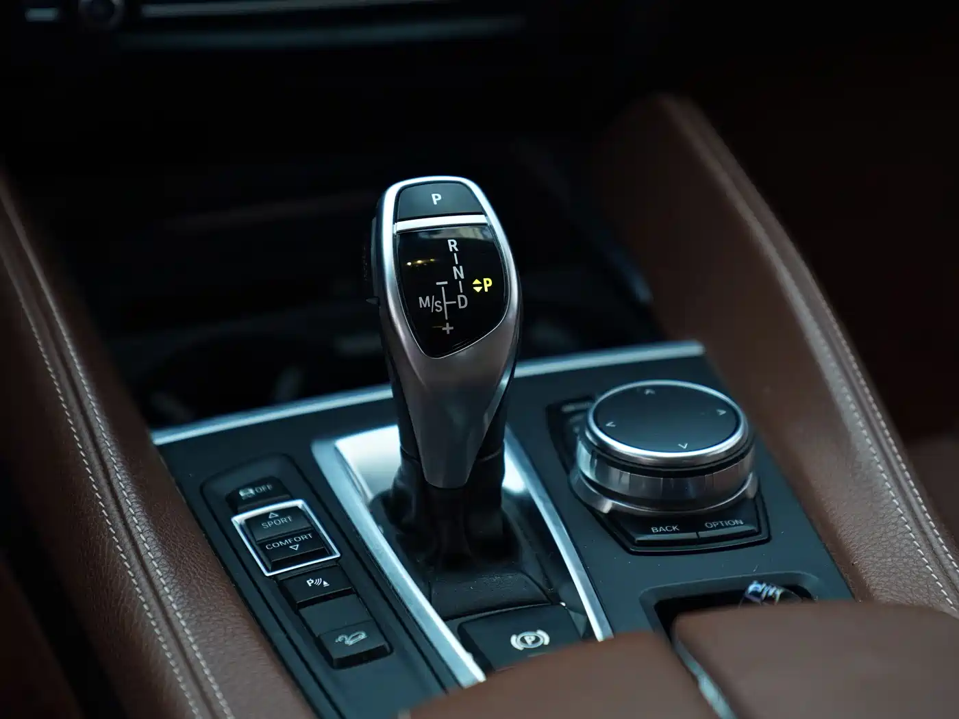 BMW X6 2015 xDrive35i Luxury Model фото 8