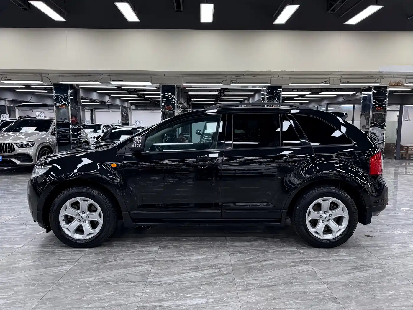 Ford Edge (Import) 2012 2.0T Elite фото 15