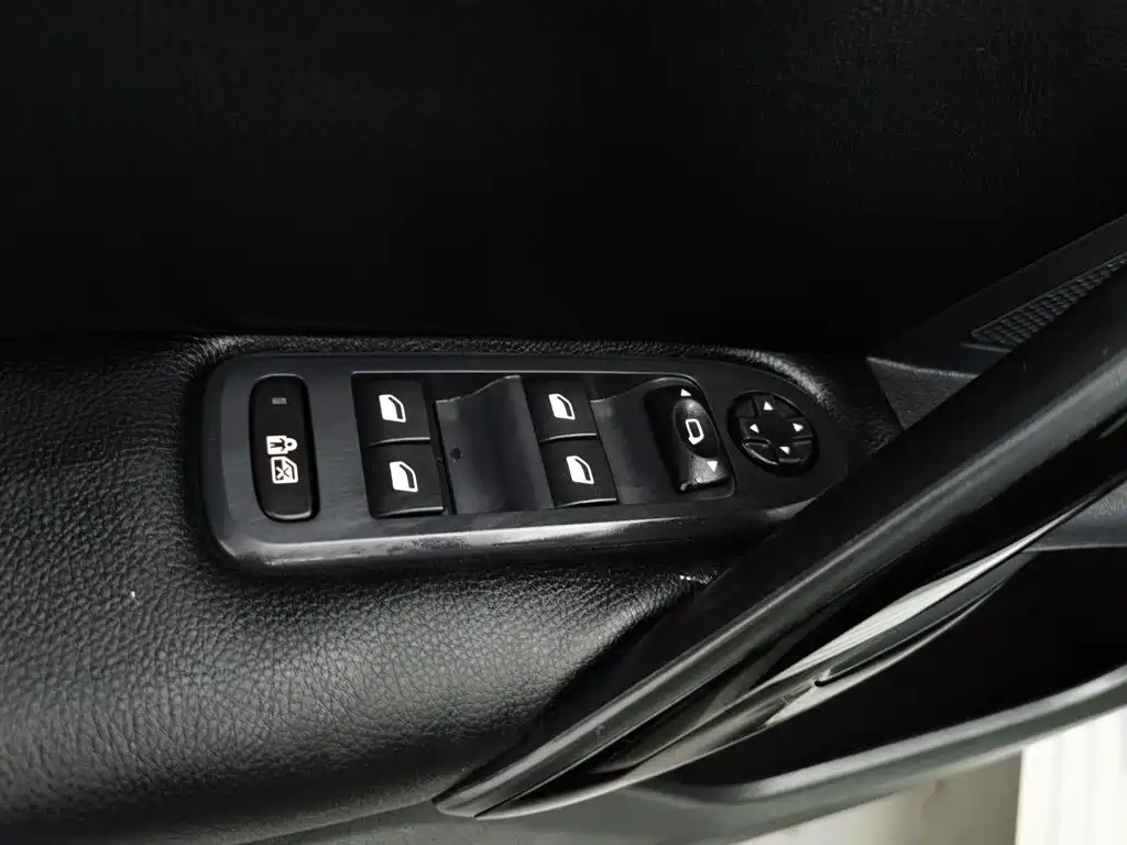 صورة 9 - Peugeot 508