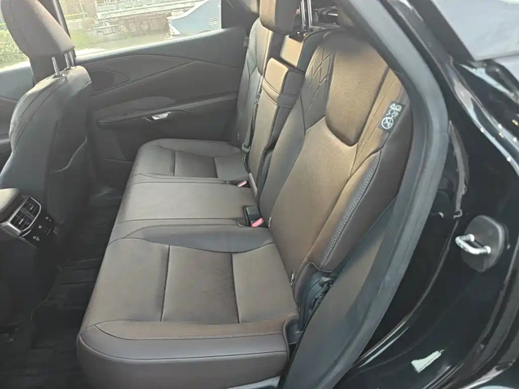 Фото 17 - Lexus RX