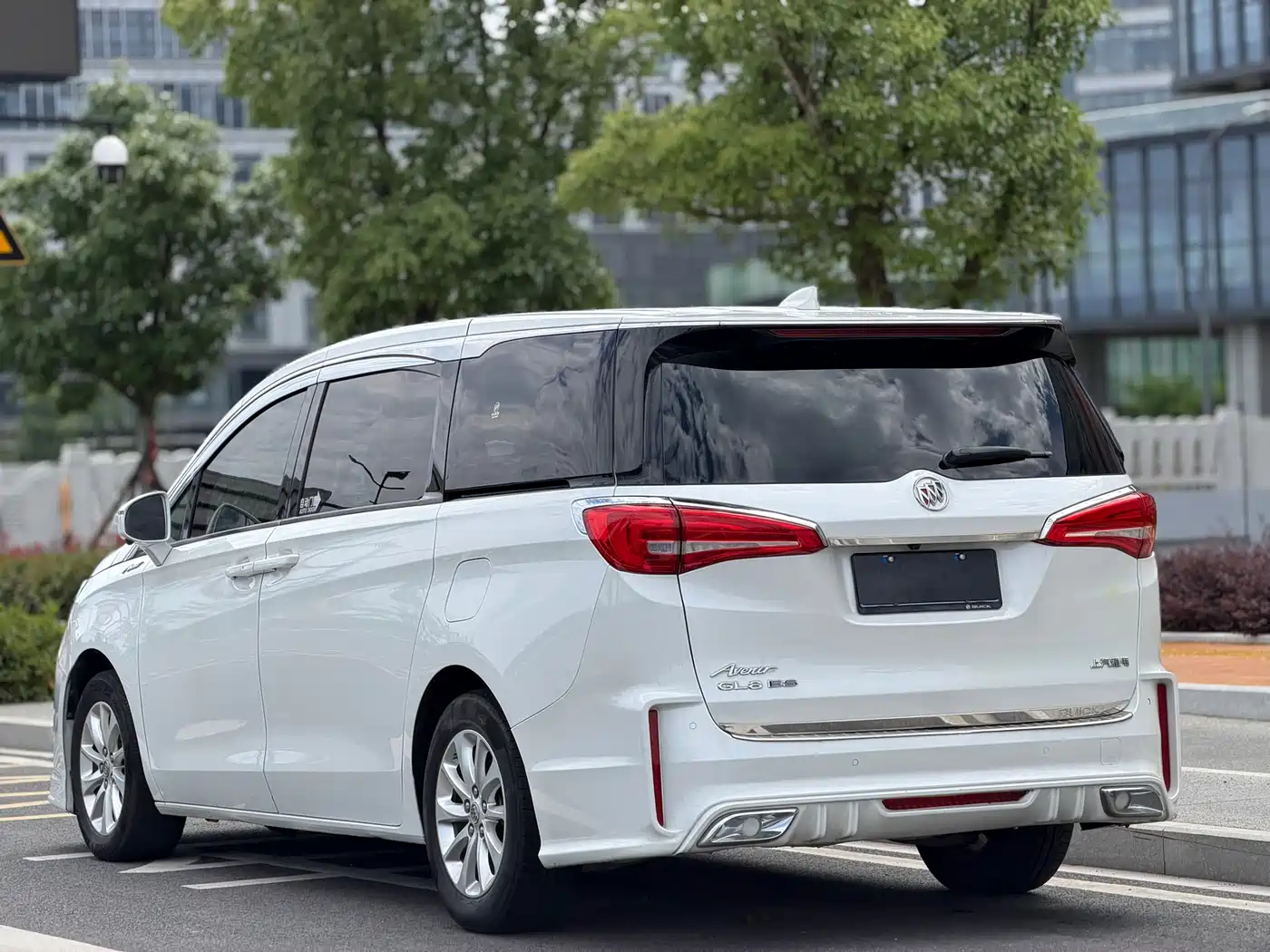 Buick GL8 2018 ES 28T Comfort Type China VI фото 9
